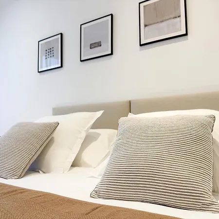 Cornut 5a Apartment *
