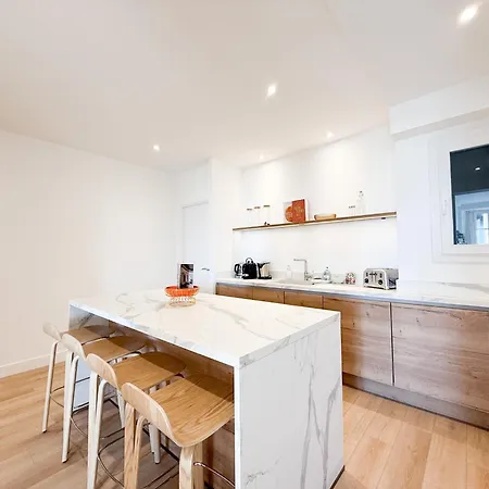 Cornut 5a Apartment